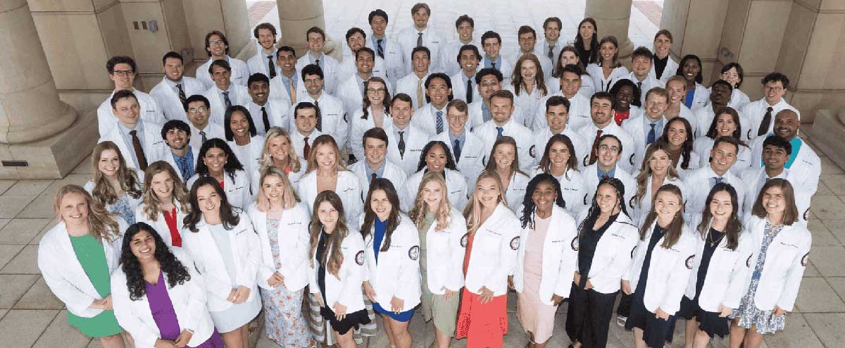 Class photo of medical students at the USA College of Medicine
